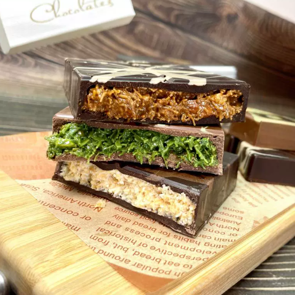 Dubai Pistachio Knafeh Chocolate Bar